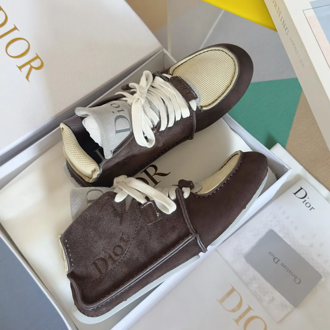 Men's shoes 💰680 Top version: Dior Roadie series catwalk couple style handmade casual sports shoes delivery counter exquisite packaging 🛍📦 ▪️Material: original custom imported first-layer cowhide ▪️Inner lining: original custom leather lining ▪️Sole: original molded anti-slip rubber material ▪️Sole thickness: 2CM ▪️Size: women's 35-40 / Men's 39-45